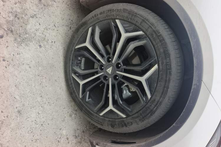 Used Deepal L07 2025 300Ultra with DeepBlue Intelligent Driving AD PRO Extended-Range Version Right Front Wheel Hub