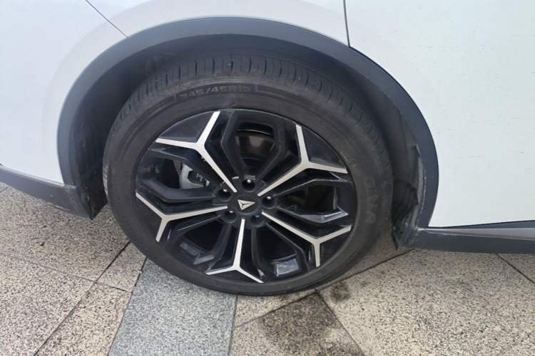Used Deepal L07 2025 230 Ultra Qiankun Intelligent Driving ADS SE Range-Extended Version Right Rear Wheel Hub