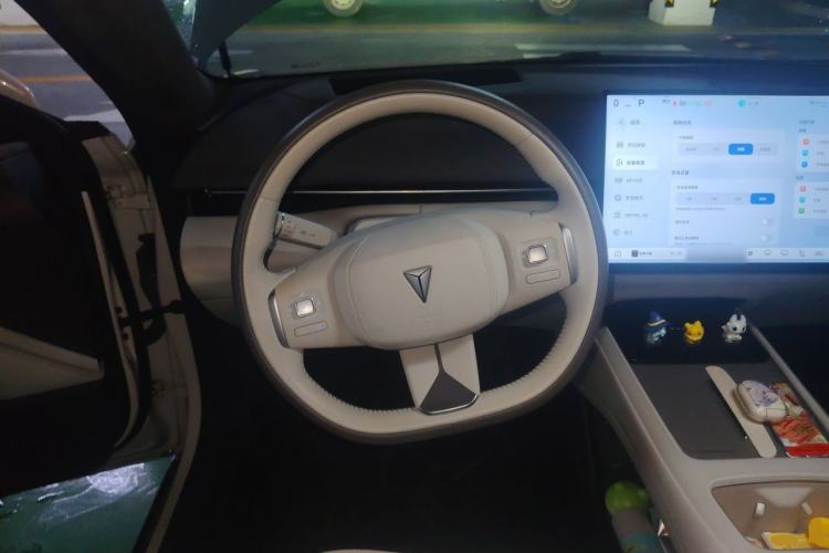 Used Deepal L07 2025 300Ultra with DeepBlue Intelligent Driving AD PRO Extended-Range Version Steering Wheel