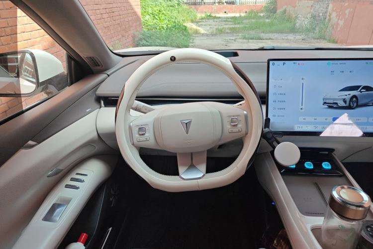 Used Deepal L07 2025 530 Ultra DeepBlue Intelligent Driving AD PRO Pure-Electric Version Steering Wheel
