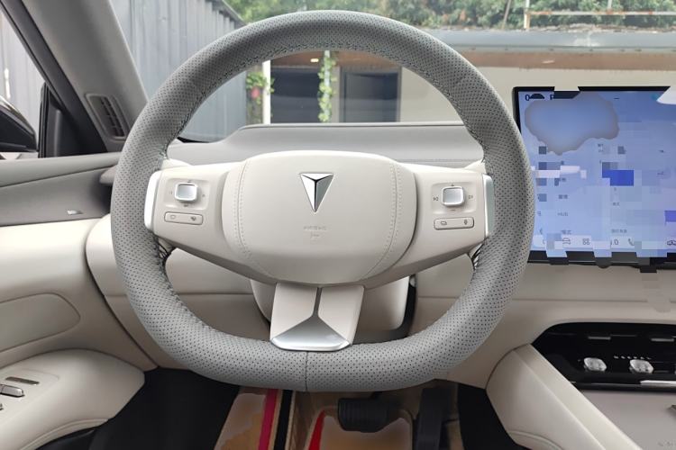 Used Deepal L07 2025 230 Ultra with DeepBlue Intelligent Driving AD PRO Extended-Range Version Steering Wheel