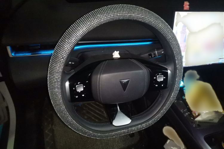 Used Deepal L07 2025 230 Ultra with DeepBlue Intelligent Driving AD PRO Extended-Range Version Steering Wheel