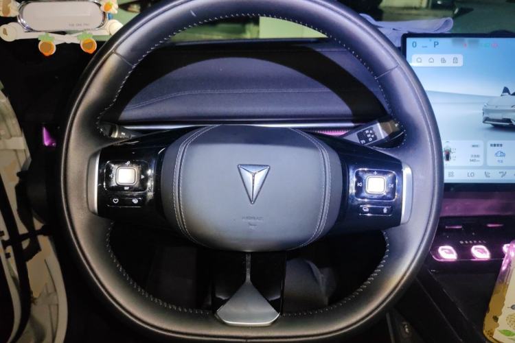 Used Deepal L07 2025 230 Ultra with DeepBlue Intelligent Driving AD PRO Extended-Range Version Steering Wheel