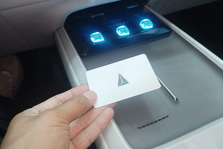 Used Deepal L07 2025 530 Ultra Qiankun Intelligent Driving ADS SE Pure Electric Version Vehicle Key