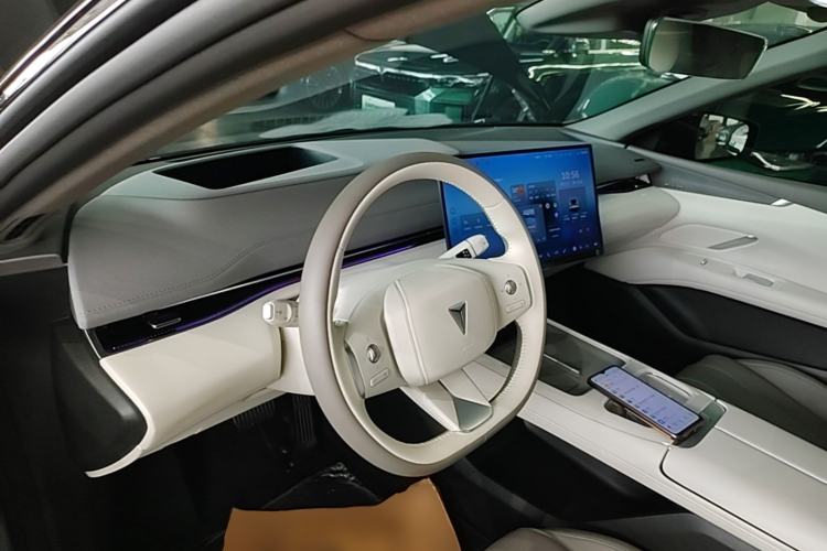 Used Deepal L07 2026 Model 240Ultra Huawei Qiankun ADS SE Edition Center Console