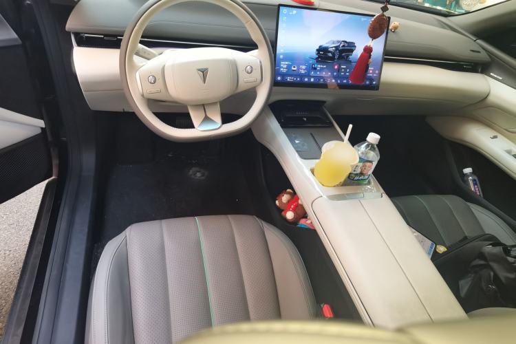 Used Deepal L07 2026 Model 550Ultra Huawei Qiankun ADS SE Edition Center Console