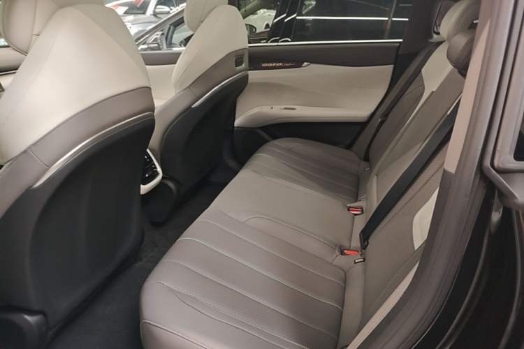 Used Deepal L07 2026 Model 660Ultra Huawei Qiankun Intelligent Driving ADS SE Edition Left Rear Seat