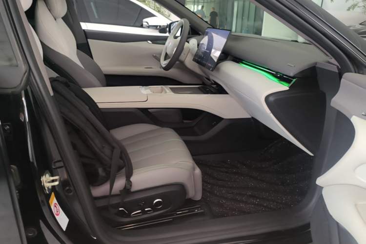 Used Deepal L07 2026 Model 550Ultra Huawei Qiankun ADS SE Edition Right Front Seat