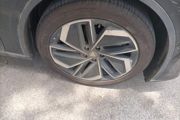 Used Deepal L07 2026 Model 550Ultra Huawei Qiankun ADS SE Edition Right Front Wheel Hub