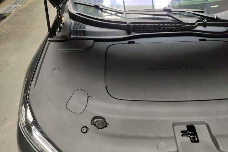 Used Deepal L07 2026 Model 240Ultra Huawei Qiankun ADS SE Edition Engine Bay Right