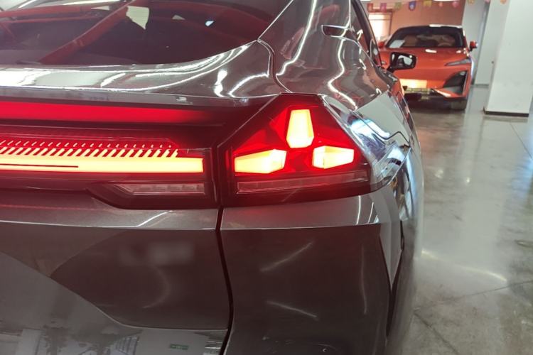 Used Deepal L07 2026 Model 550Ultra Huawei Qiankun ADS SE Edition Right Rear Taillight