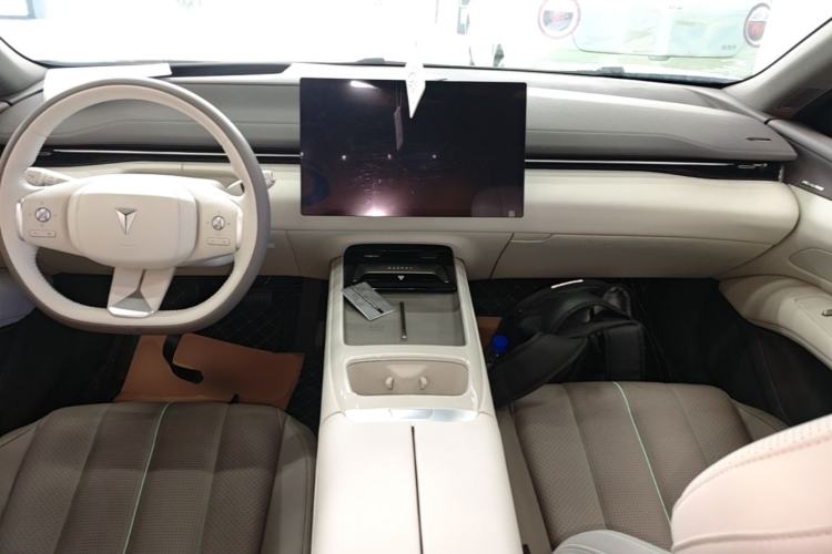 Used Deepal L07 2026 Model 550Ultra Huawei Qiankun ADS SE Edition Center Console