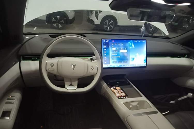 Used Deepal L07 2026 Model 550Ultra Huawei Qiankun ADS SE Edition Center Console