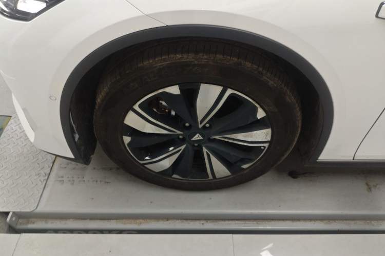 Used Deepal L07 2026 Model 550Max Huawei Qiankun ADS SE Edition Left Front Wheel Hub