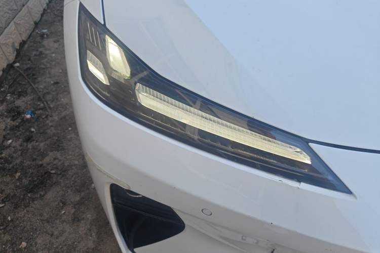 Used Deepal L07 2026 Model 550Ultra Huawei Qiankun ADS SE Edition Right Front Headlight