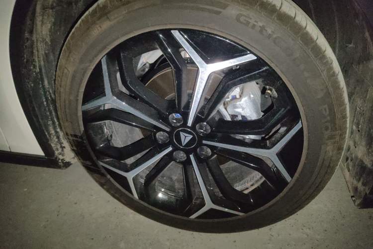 Used Deepal L07 2026 Model 240Ultra Huawei Qiankun ADS SE Edition Right Front Wheel Hub
