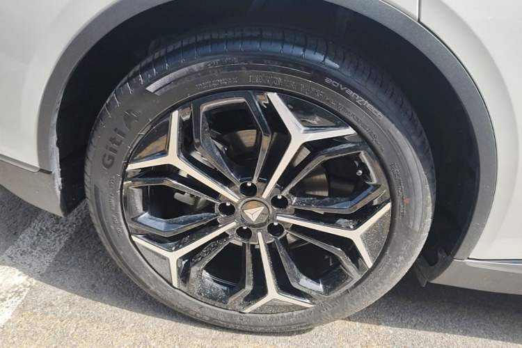 Used Deepal L07 2026 Model 240Ultra Huawei Qiankun ADS SE Edition Right Rear Wheel Hub