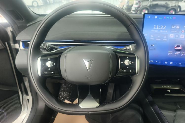 Used Deepal L07 2026 Model 240Ultra Huawei Qiankun ADS SE Edition Steering Wheel