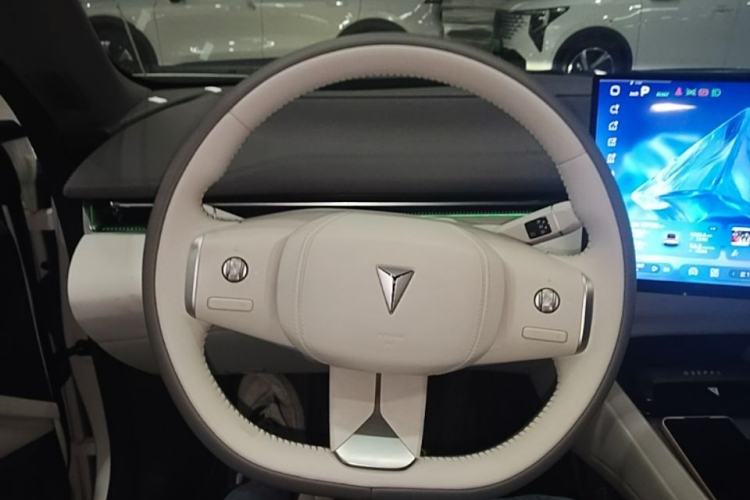Used Deepal L07 2026 Model 550Ultra Huawei Qiankun ADS SE Edition Steering Wheel