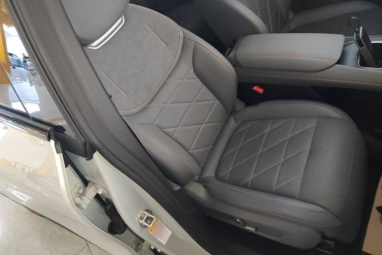 Used Deepal S05 2024 510Max Pure Electric Version Right Front Seat