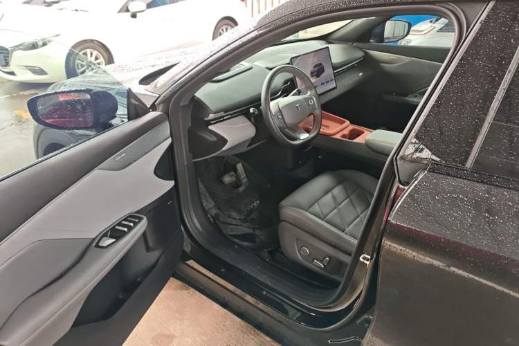 Used Deepal S05 2024 510Max Pure Electric Version Driver Seat