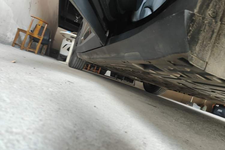 Used Deepal S05 2024 200Max Range-Extended Long-Range Version Left Side Sill