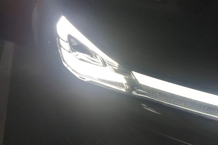 Used Deepal S05 2024 510 Plus Pure Electric Version Right Front Headlight