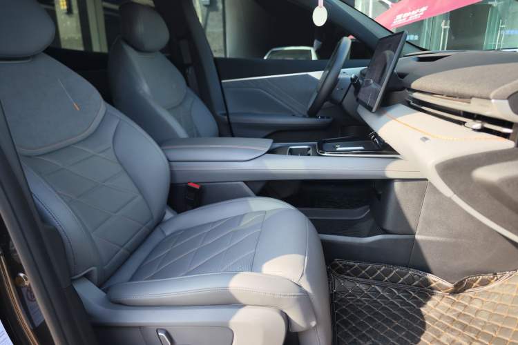 Used Deepal S05 2024 200Max Range-Extended Long-Range Version Right Front Seat