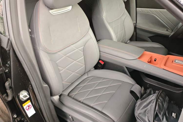 Used Deepal S05 2024 510Max Pure Electric Version Right Front Seat