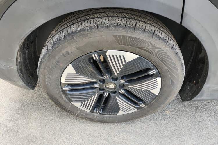 Used Deepal S05 2024 510 Plus Pure Electric Version Right Rear Wheel Hub