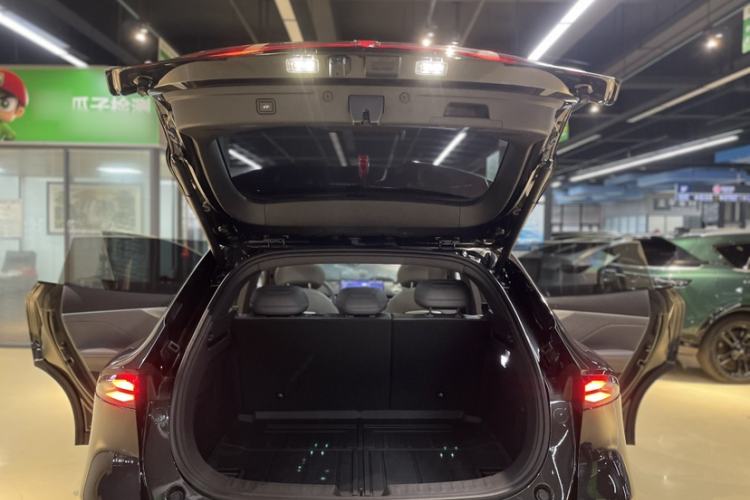 Used Deepal S05 2024 510Max Pure Electric Version Trunk