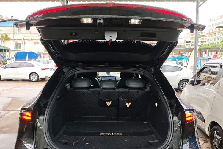 Used Deepal S05 2024 510Max Pure Electric Version Trunk