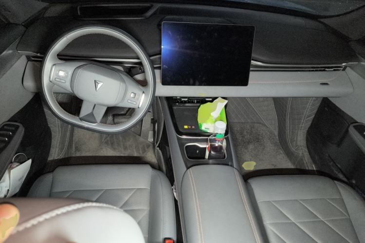 Used Deepal S05 2024 510Max Pure Electric Version Center Console