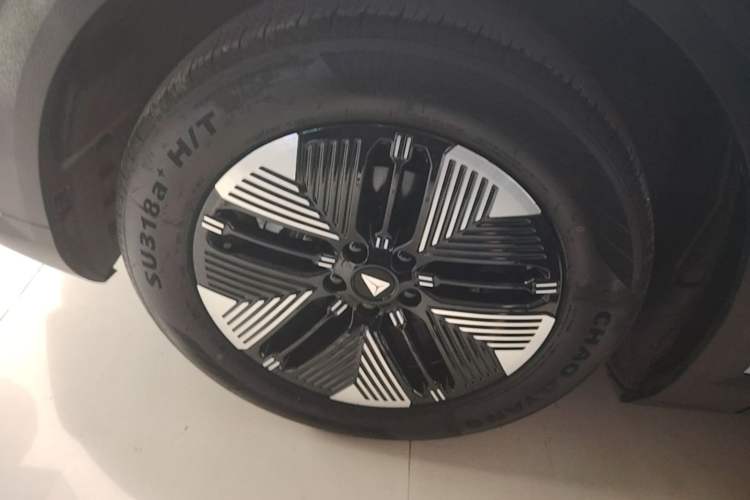 Used Deepal S05 2024 510Max Pure Electric Version Left Front Wheel Hub