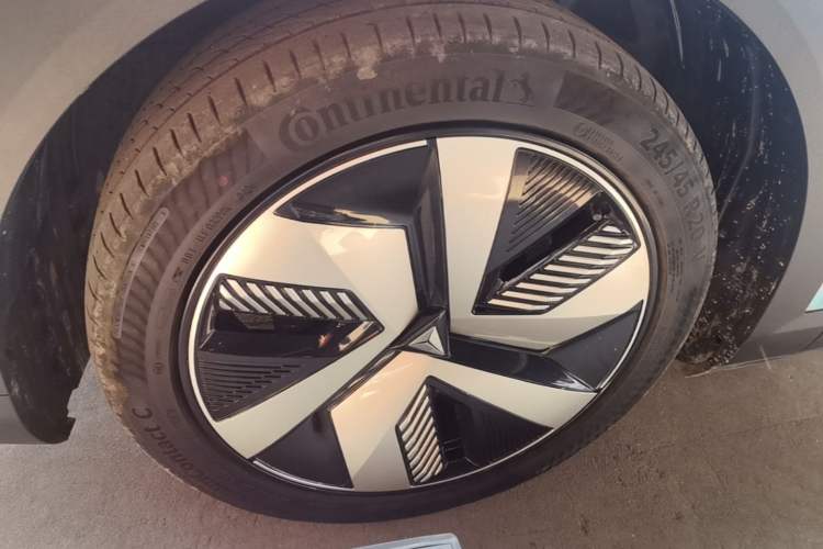 Used Deepal S05 2024 510 Ultra Pure Electric Version Left Front Wheel Hub