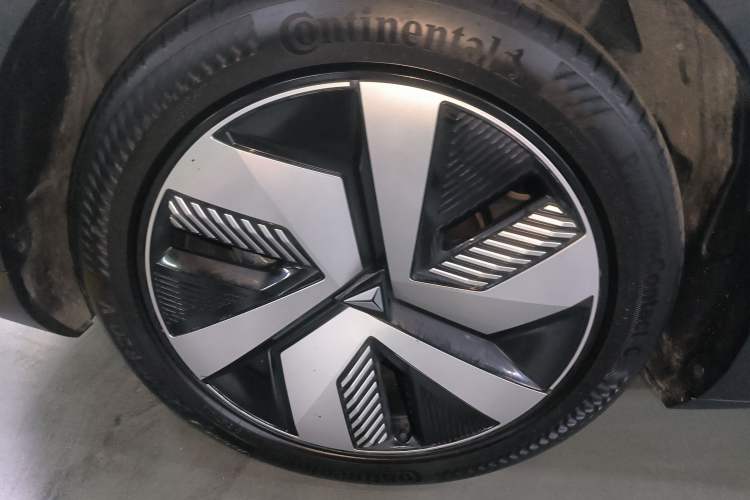 Used Deepal S05 2024 510 Ultra Pure Electric Version Left Front Wheel Hub