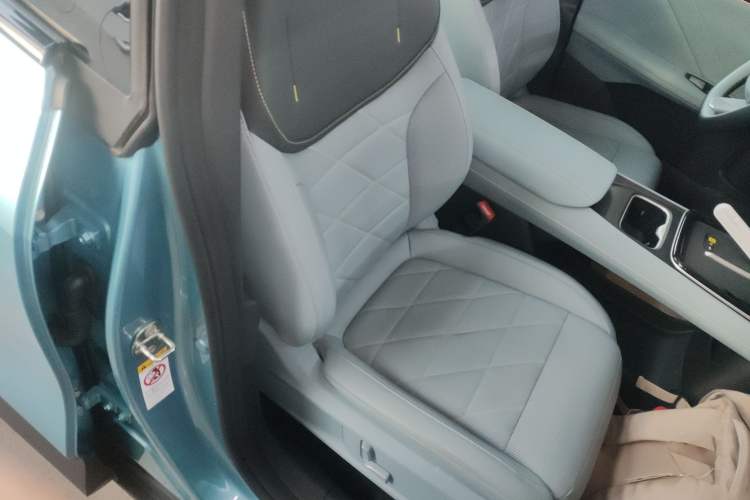 Used Deepal S05 2024 510 Ultra Pure Electric Version Right Front Seat