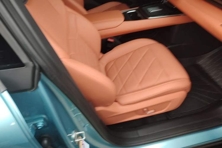 Used Deepal S05 2024 510Max Pure Electric Version Right Front Seat