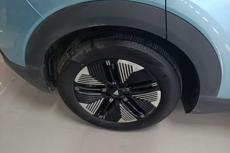 Used Deepal S05 2024 510 Ultra Pure Electric Version Right Rear Wheel Hub