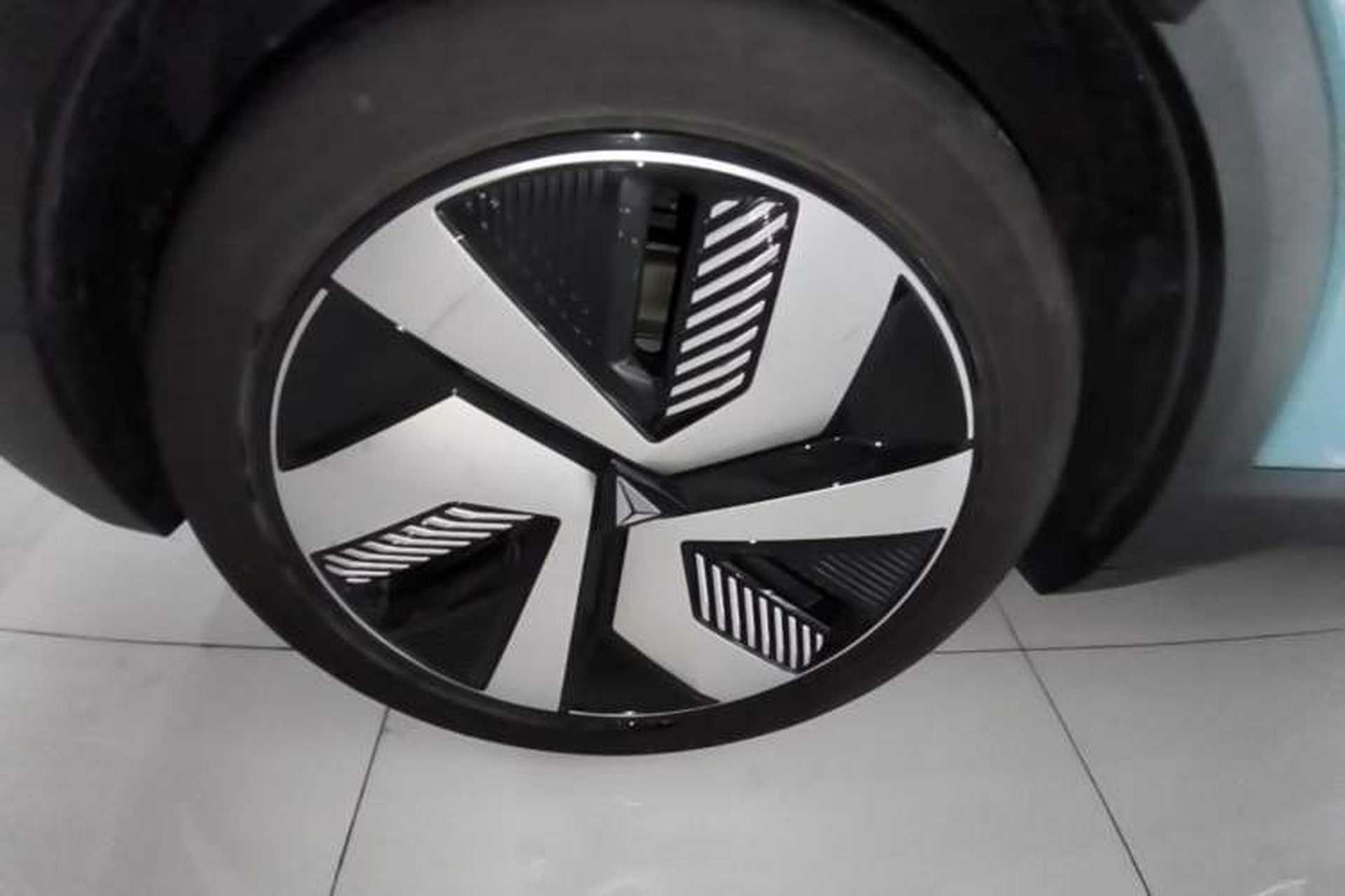 Used Deepal S05 2024 510 Ultra Pure Electric Version Right Rear Wheel Hub