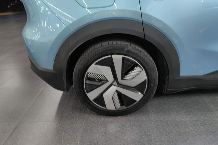 Used Deepal S05 2024 510Max Pure Electric Version Right Rear Wheel Hub