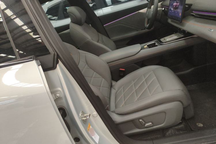 Used Deepal S05 2024 510Max Pure Electric Version Right Front Seat