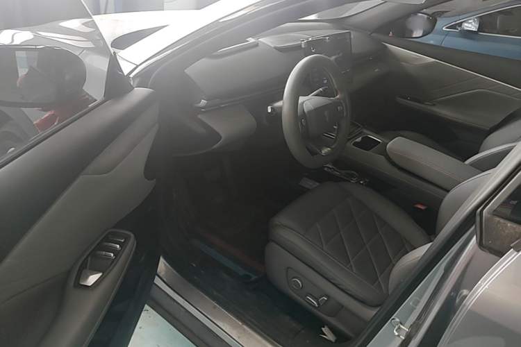 Used Deepal S05 2024 510Max Pure Electric Version Driver Seat