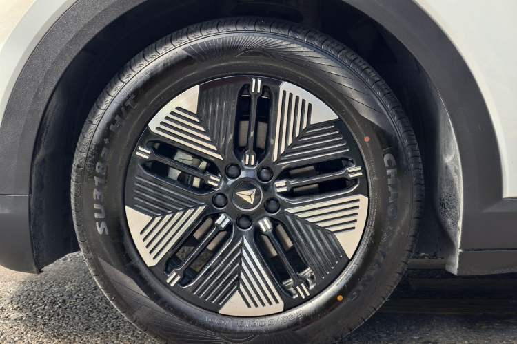 Used Deepal S05 2024 200Max Range-Extended Long-Range Version Exterior 8