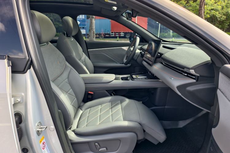 Used Deepal S05 2024 200Max Range-Extended Long-Range Version Interior 7