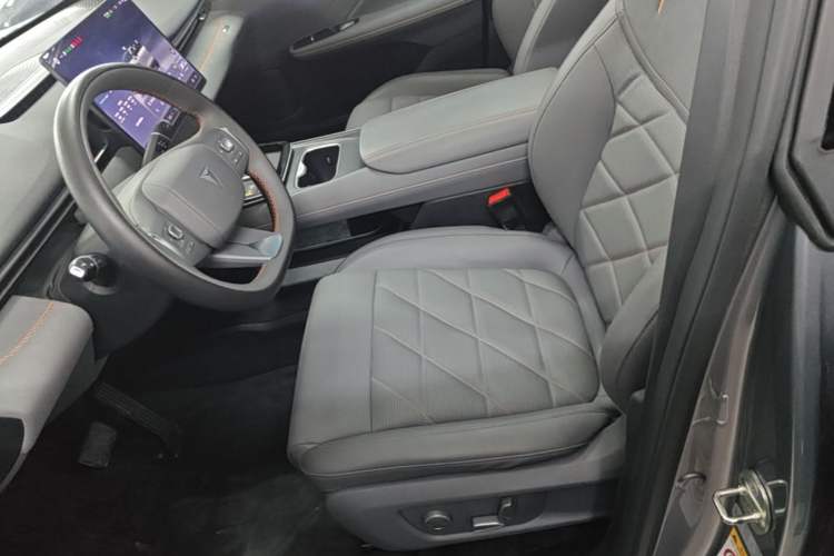 Used Deepal S05 2024 510Max Pure Electric Version Left Front Seat