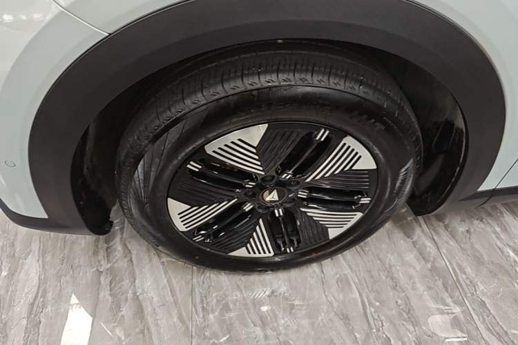 Used Deepal S05 2024 200Max Range-Extended Long-Range Version Left Front Wheel Hub
