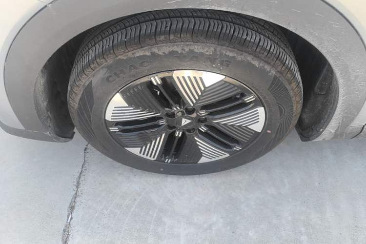 Used Deepal S05 2024 510 Plus Pure Electric Version Left Front Wheel Hub