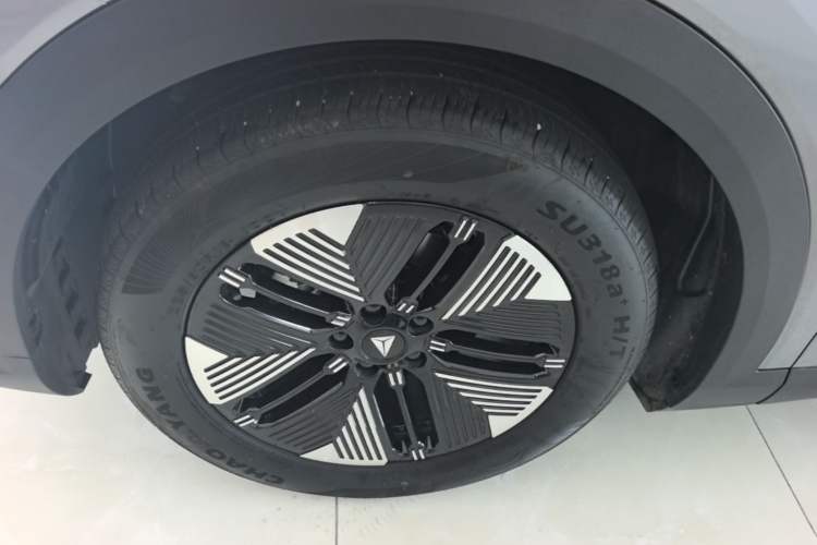 Used Deepal S05 2024 510Max Pure Electric Version Left Front Wheel Hub