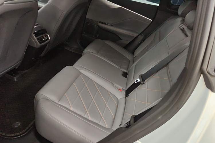 Used Deepal S05 2024 200Max Range-Extended Long-Range Version Left Rear Seat